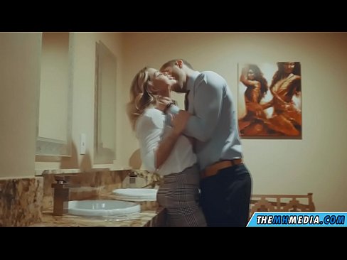 ❤️ Rehefa mamitaka anao ao amin'ny trano fidiovana ho an'ny besinimaro ny blonde be busty Analy pôrnôgrafia amin'ny mg.analizatorkrovi.ru ❤
